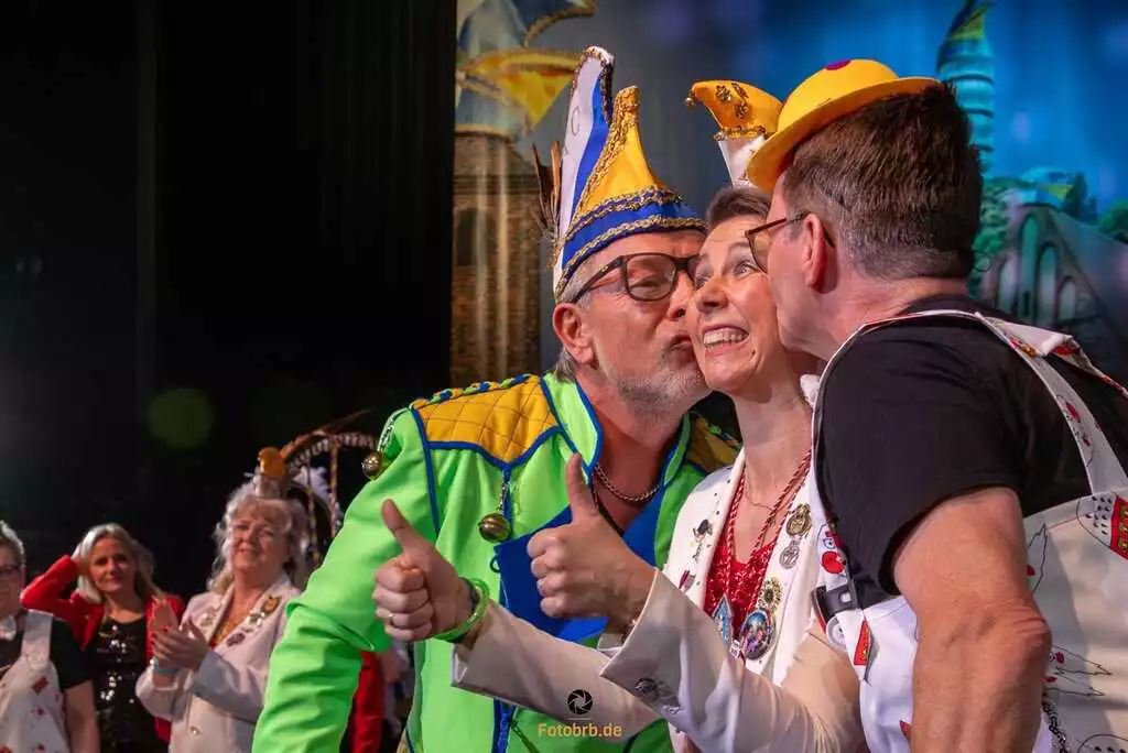 BKC-Pr&auml;sident Mario Heitz und Senator Toralf Engelbrecht gratulieren Sitzungspr&auml;sidentin Nancy Volgler herzlich zu ihrer gelungenen ersten Moderation.