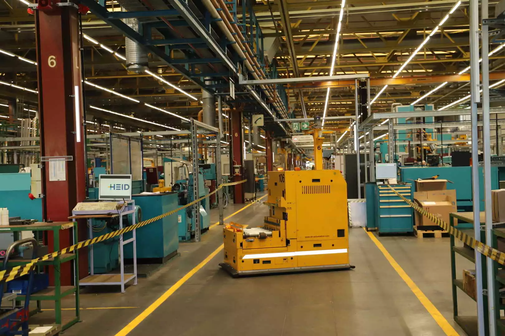 „Eisenmänner“ transportieren bei Heidelberg Werkstoffe zu den Arbeitsplätzen. © Stadt Brandenburg an der Havel / René Paul-Peters