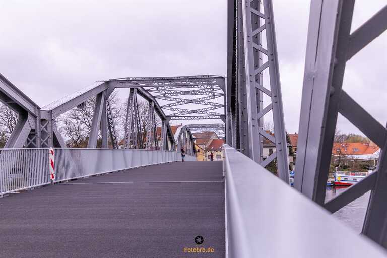 Alte Plauer Brücke im neuen Glanz