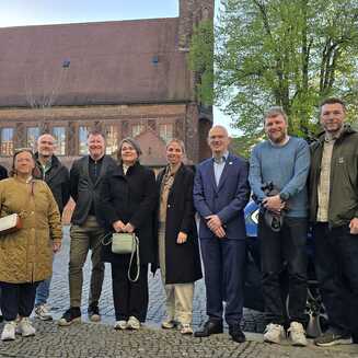Oberbürgermeister Daniel Keip hieß die Gäste aus Ballerup am Rathaus willkommen. © Stadt Brandenburg an der Havel
