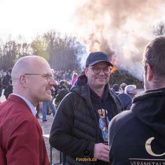 Oberbürgermeister Daniel Keip im Gespräche mit dem Veranstalter Christian Schott