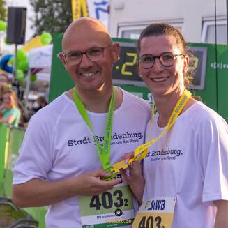 Brandenburgs Oberbürgermeister Daniel Keip und Beigeordnete Alexandra Adel