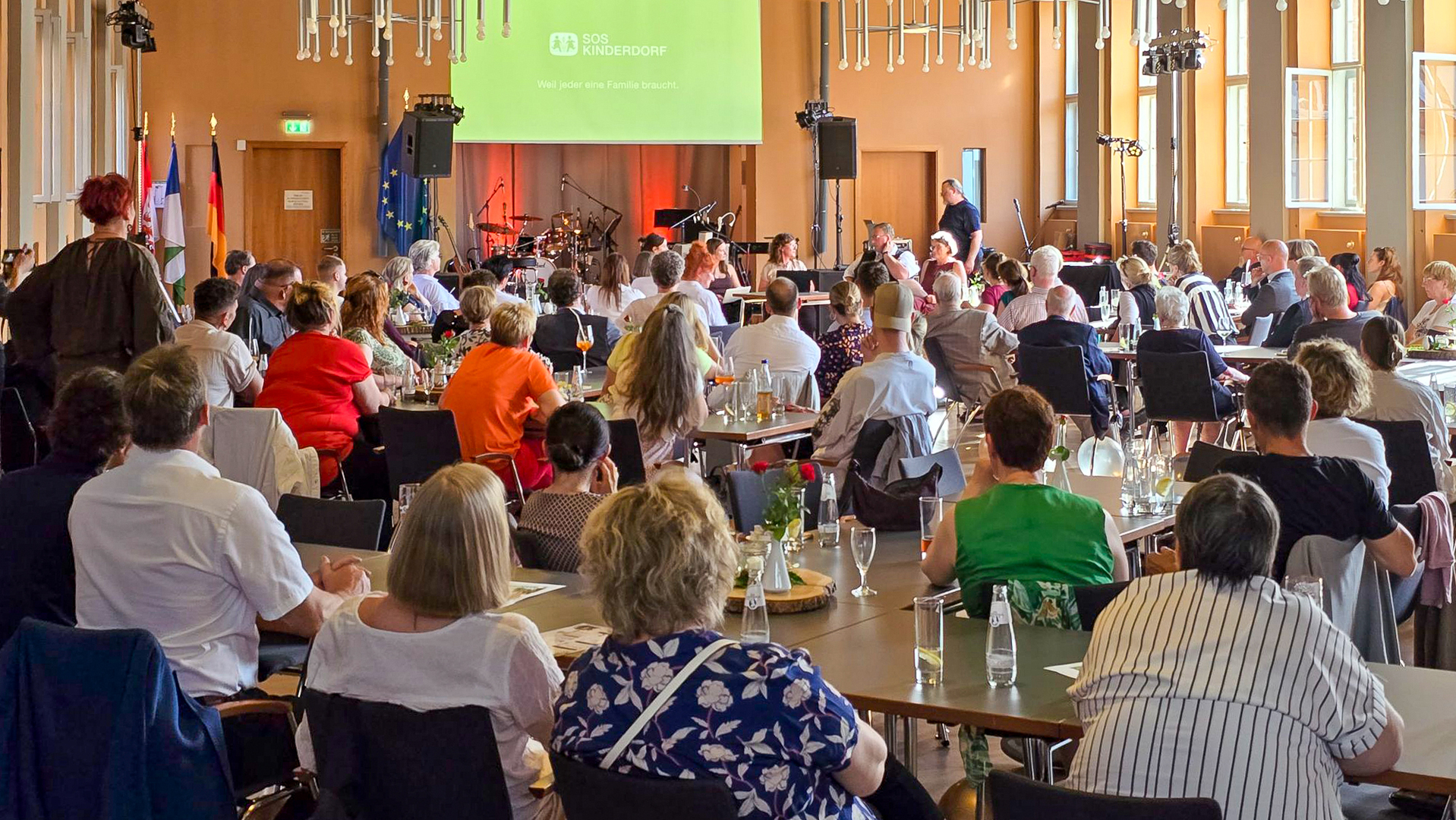 30 Jahre SOS Kinderdorf: Im Rolandsaal des Altstädtischen Rathauses wurde der 30. Geburtstags des SOS-Kinderdorfes Brandenburg gefeiert. © Stadt Brandenburg an der Havel / Th. Messerschmidt