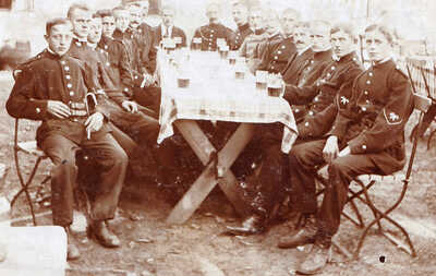 Freiwillige Feuerwehr Plaue aus dem den Jahren 1915 / 1918 Foto: FF Plaue