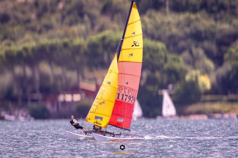 Der Gardasee ist ein Paradies für Segler. Rund um Castelletto di Brenzone sorgen die beständigen Winde für ideale Bedingungen auf dem Wasser.