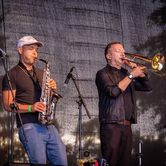 KEIMZEIT in Dunkelforth: Vier Jahrzehnte Musikgeschichte aus Brandenburg - Fotobrb: Faszination Fotografie aus Brandenburg an der Havel Keimzeit Konzert Gentin Am Meilenstein Foto Marco Petig 3839