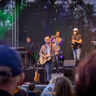 KEIMZEIT in Dunkelforth: Vier Jahrzehnte Musikgeschichte aus Brandenburg - Fotobrb: Faszination Fotografie aus Brandenburg an der Havel Keimzeit Konzert Gentin Am Meilenstein Foto Marco Petig 3842