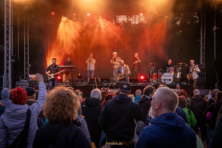 Keimzeit Konzert am Hotel „Am Meilenstein“ in Dunkelforth