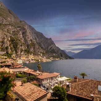 Limone sul Garda – ein malerisches Juwel am Gardasee - fotobrb.de Limone sul Garda mit Blick auf Hafenbucht