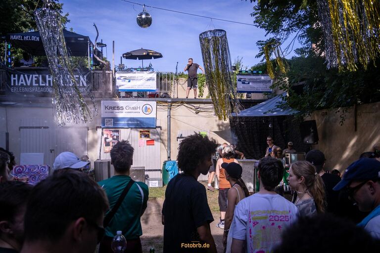 HipHop Live mit den Havelhelden aus Brandenburg, mit Künstlern „dotcom“