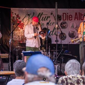 Höfefest: Hitzerekord und Feierlaune in Brandenburg - fotobrb.de Schnaftl Ufftschick