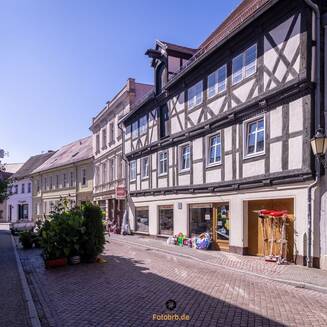 Hansestadt Havelberg – zwischen Domberg, Havel und Altstadt - fotobrb.de Gemütliche Straße mit Fachwerkhäusern.