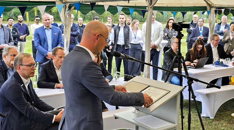 Oberbürgermeister Daniel Keip zeigte sich in seiner Rede stolz auf die Brandenburger Innovationskraft. © Stadt Brandenburg an der Havel / Th. Messerschmidt