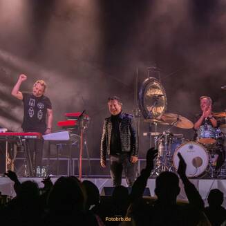 KARAT in Brandenburg: 50 Jahre Musik, Erinnerungen und ein Abend für den Frieden - fotobrb.de Karat live am Heinrich-Heine-Ufer in Brandenburg an der Havel