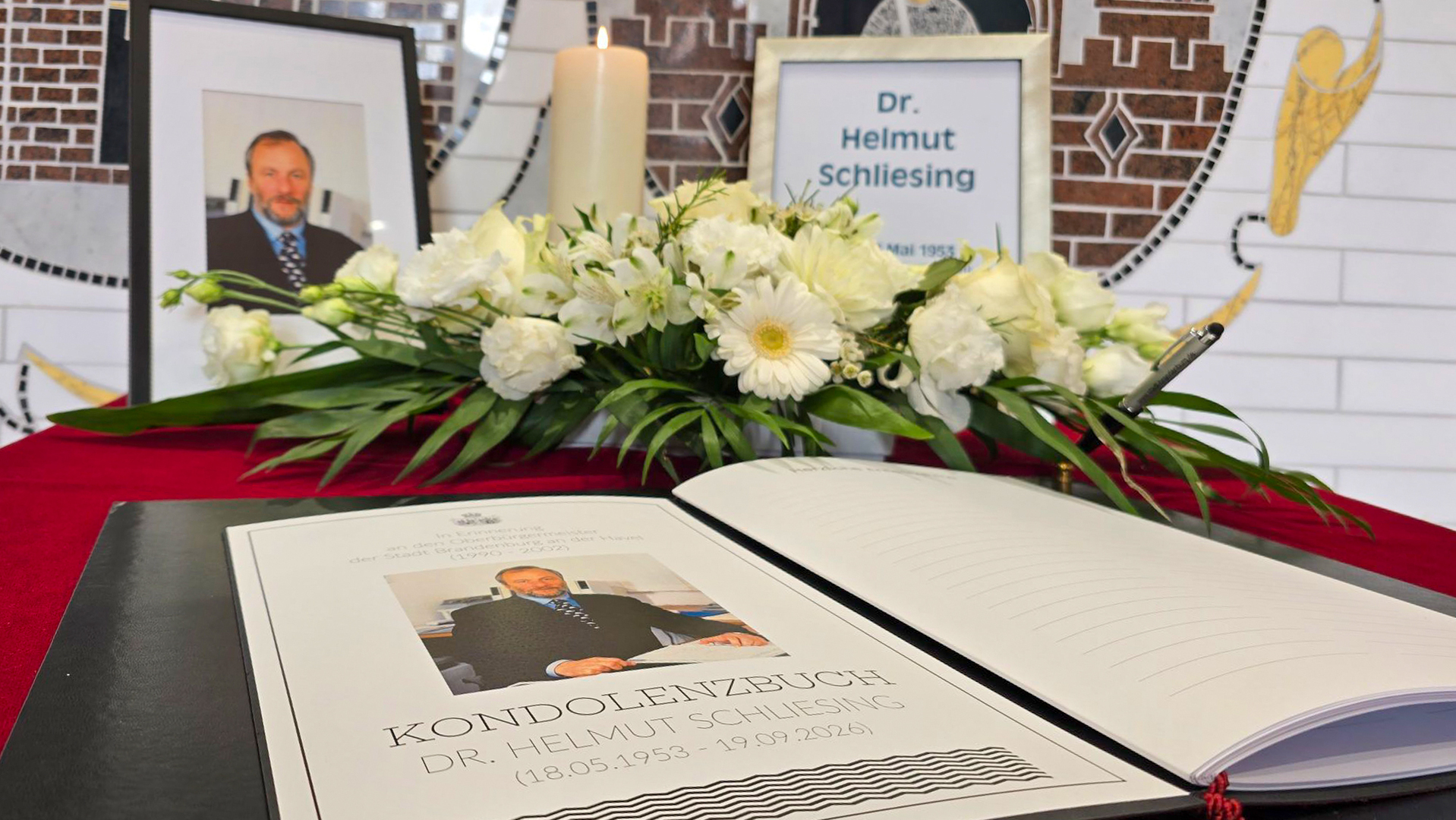 Das Kondolenzbuch befindet sich im Rathaus-Foyer. © Stadt Brandenburg an der Havel / René Paul-Peters