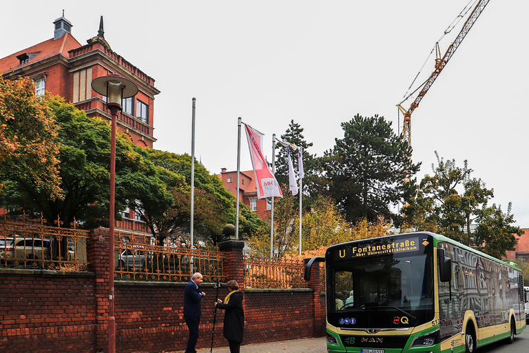 Der Bus hält künftig direkt vor dem Uniklinikum. © Stadt Brandenburg an der Havel / René Paul-Peters