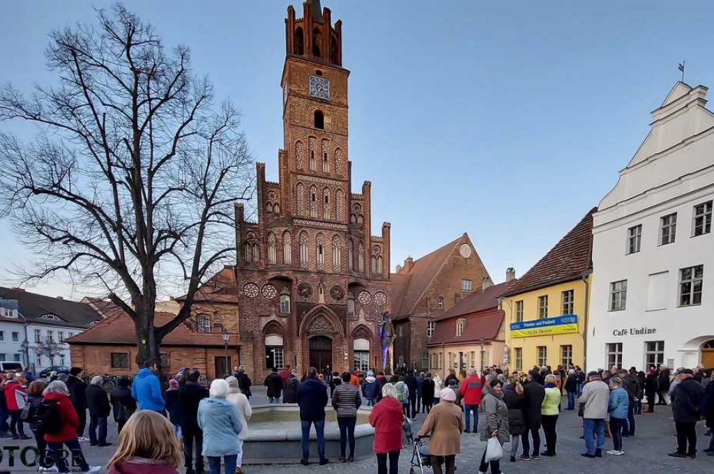 Mahnen gegen den Ukraine-Krieg