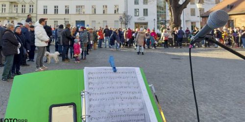 Flashmob „Ode an die Freude“ am Brandenburger Rathaus