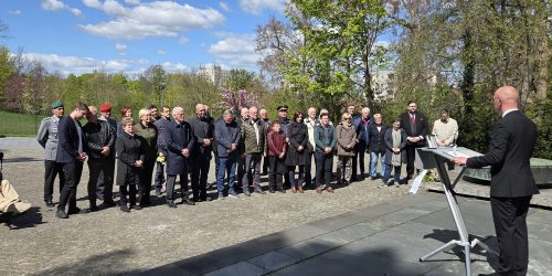 Gedenkveranstaltung mit vielen Anwesenden. Blick auf die Anwesenden. © Stadt Brandenburg an der Havel