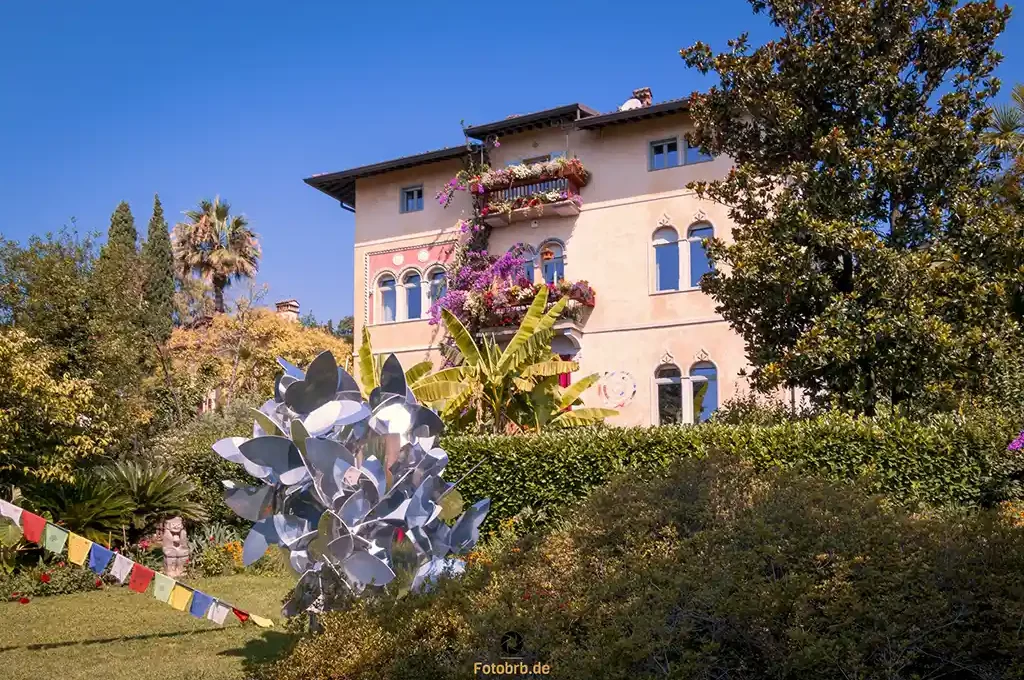 Wohnhaus und Museum von André Heller in Mitten des Heller Garden