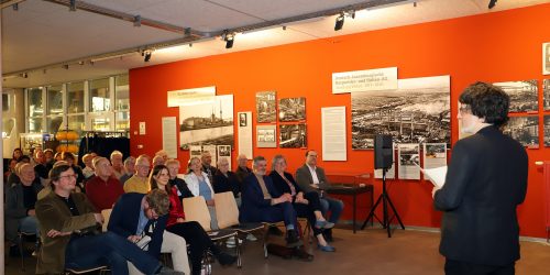 Comiczeichner Aike Arndt erläuterte den langwierigen Prozess wie er Comics erstellt. © Stadt Brandenburg an der Havel / René Paul-Peters