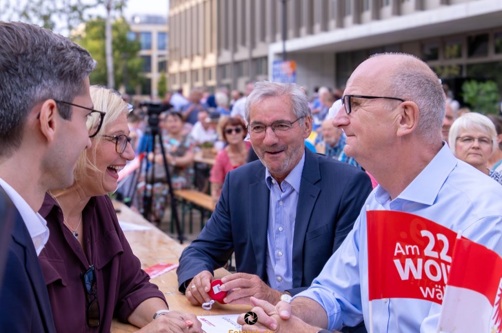 Woidke zusammen mit seinem Vorgänger Mattias Platzeck und der saarländischen Ministerpräsidentin Anke Rehlinger (SPD)