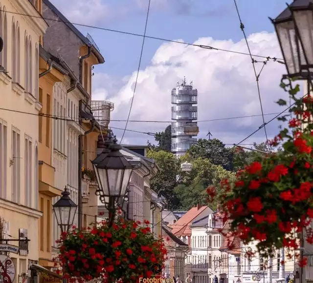 Blick von der Hauptstraße zur Friedenswarte in Brandenburg an der Havel Foto by Fotobrb